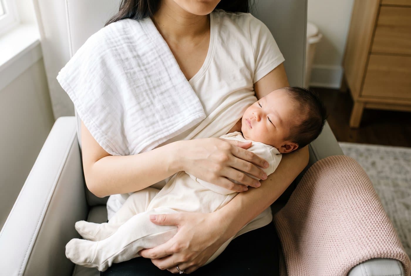 Baby Falls Asleep While Breastfeeding? Help for Sleepy Feeders
